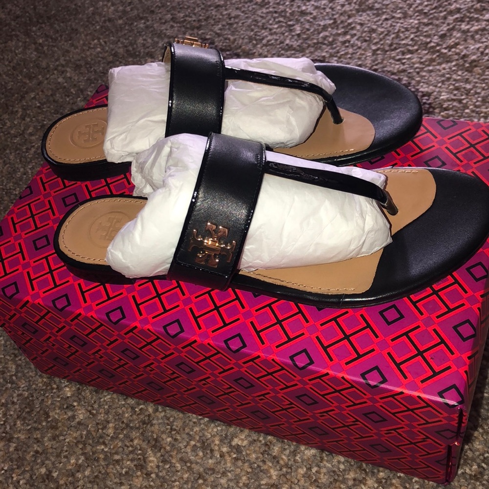 Tory Burch Kira thong sandals. 5.5 - Picture 2 of 4